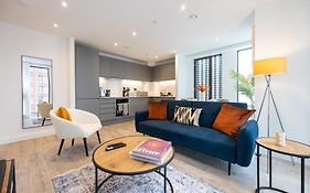 Pet Friendly 2Br Near Station By Asquare Letting